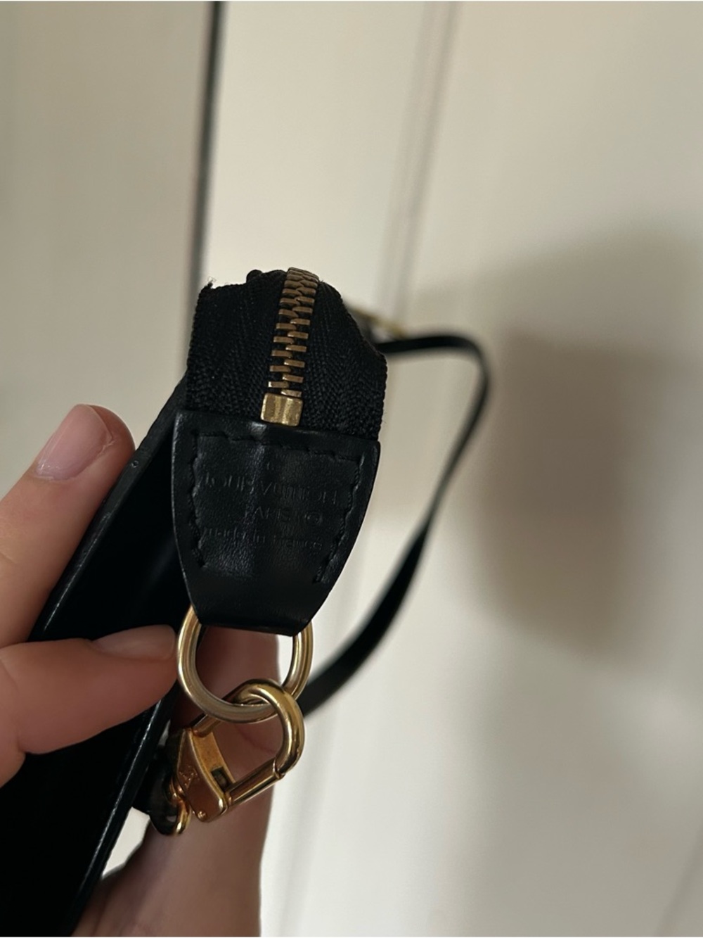 Louis Vuitton Black Epi Leather Pochette with Gold Hardware - Picture 4 of 8